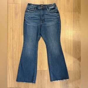 Women's Judy Blue Flare Jeans Stretch Medium Wash Denim Raw Hem Size 18W